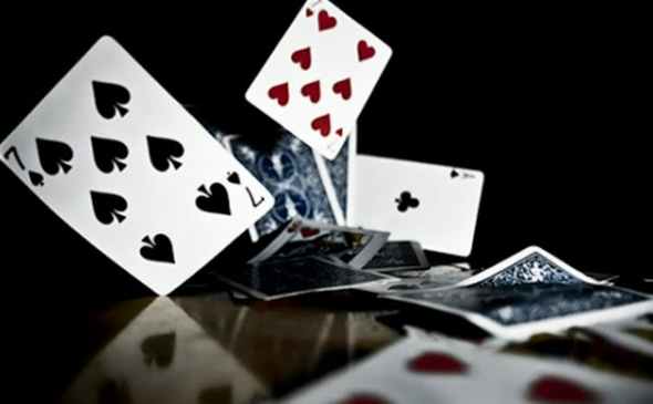 Basic distinctions in between real poker and poker online